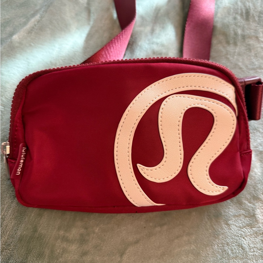SOLD**NWOT Rare lululemon Red belt Bag